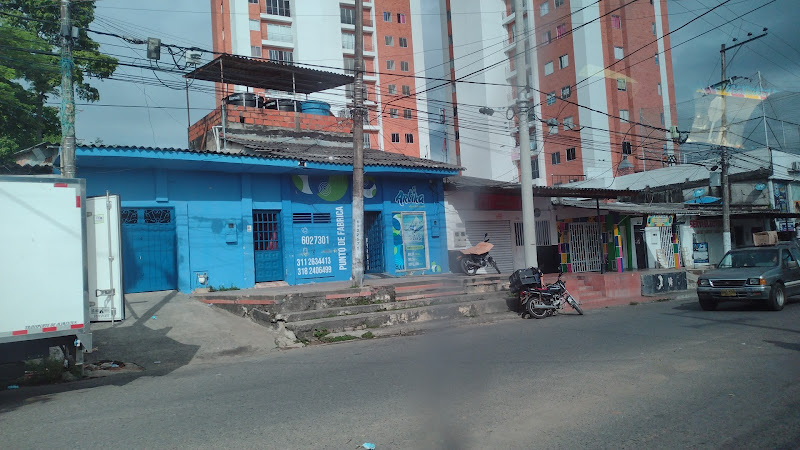 la rebaja Plus No. 4 DROGUERIA Y MINIMARKET Primera de mayo Barrancabermeja - Tienda de comestibles, periódicos y medicamentos en Barrancabermeja