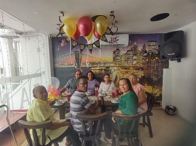 "CANTARES" Restaurante y Karaoke cristiano - Restaurante en Barrancabermeja