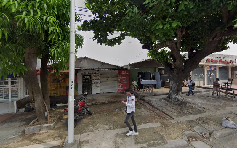 DROGUERIA farma 8 - Farmacia en Barranquilla