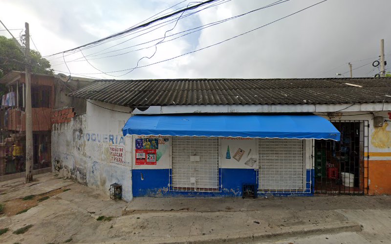 Drogueria Santuario - Tienda de comestibles, periódicos y medicamentos en Barranquilla