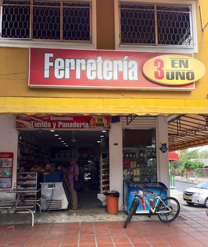 Ferreteria, Tienda y Panaderia - 3 en 1 - Ferretería en Barranquilla
