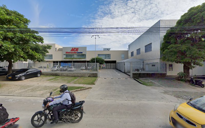 Parqueadero Interno Ferretería Metrópolis - Ferretería en Barranquilla