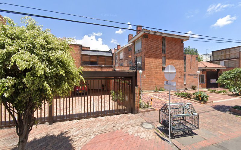 Droguera Express 142 - Farmacia en Bogotá