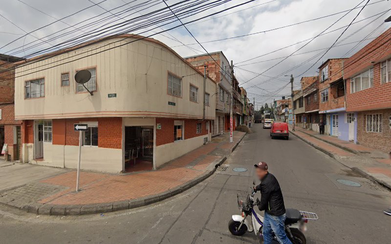 Droguería 92 B 6 - Farmacia en Bogotá