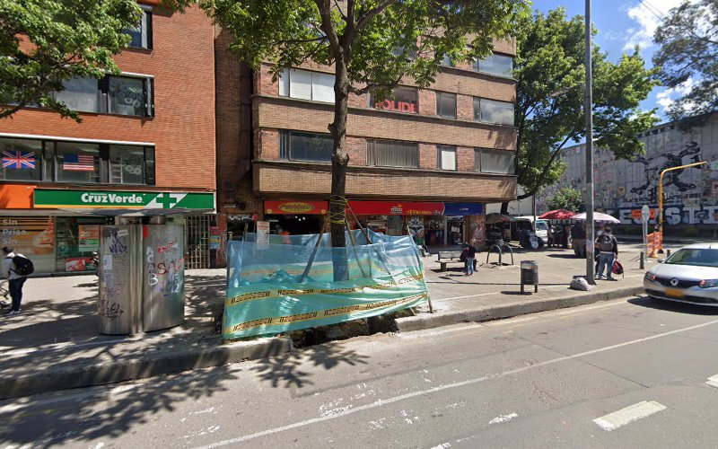 Droguería Acuña Av Chile - Farmacia en Bogotá