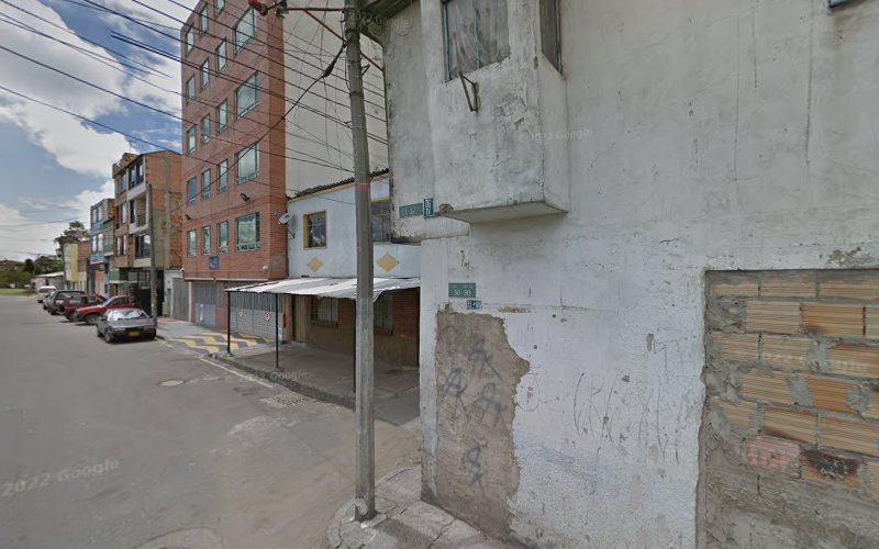 Droguería Cadena - Tienda de comestibles, periódicos y medicamentos en Bogotá