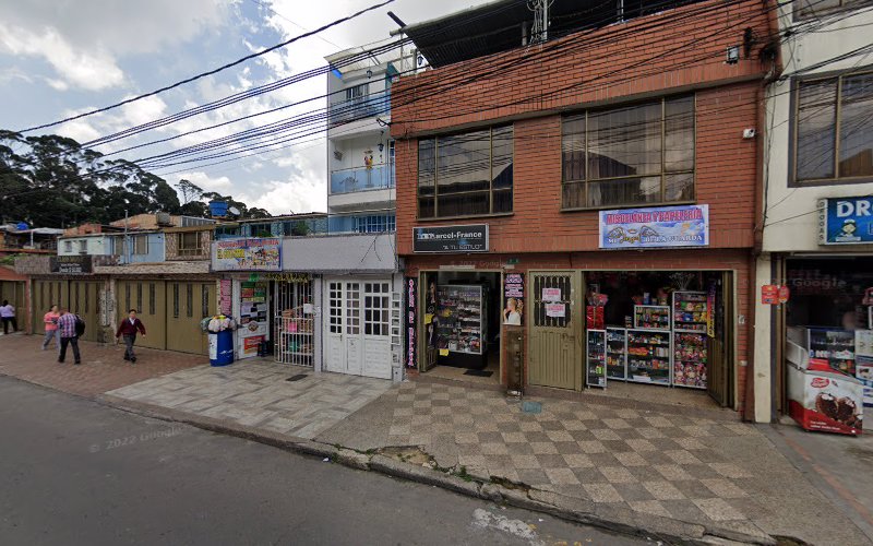 Drogueria El Renacimiento.M - Farmacia en Bogotá