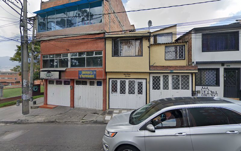 Droguería Farmacia Papelería y Algo Más - Farmacia en Bogotá