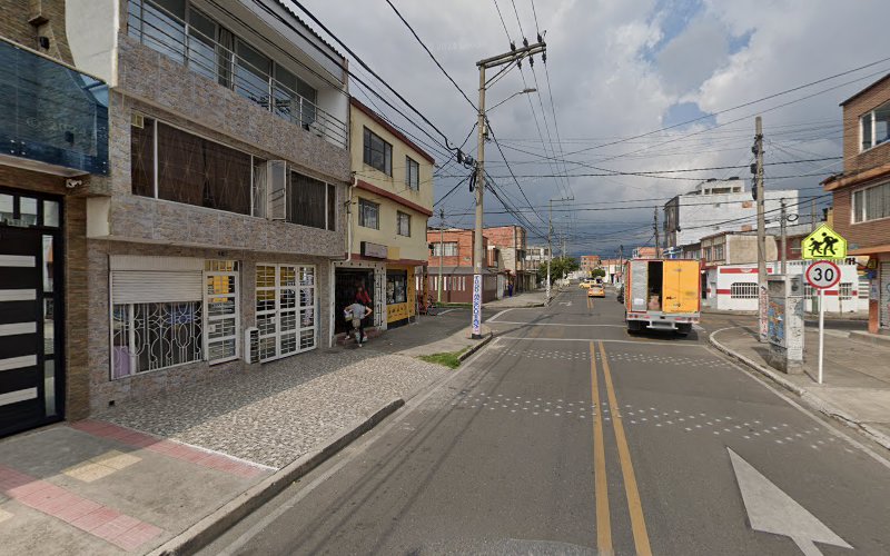 Droguería J y J Ev - Farmacia en Bogotá