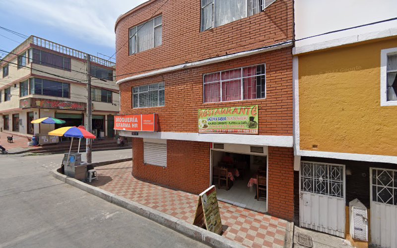 Droguería New Pharma De La 75 - Farmacia en Bogotá