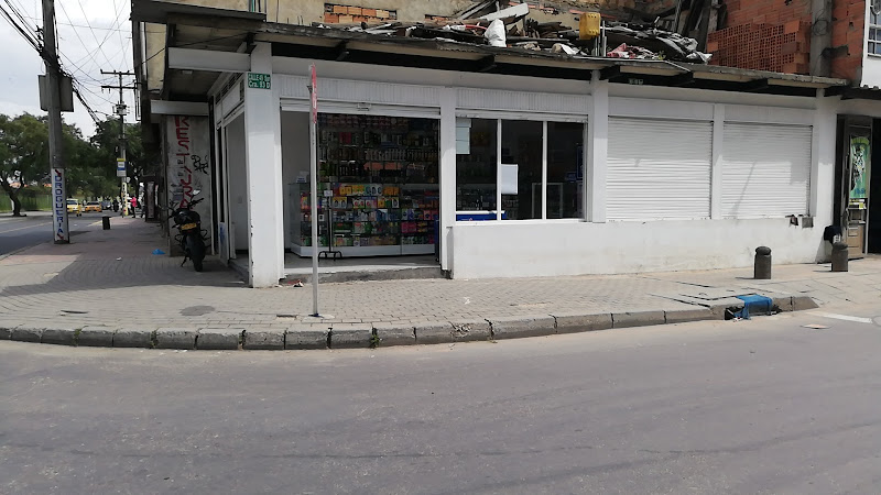 Droguería Pharmatrebol 2 - Farmacia en Bogotá