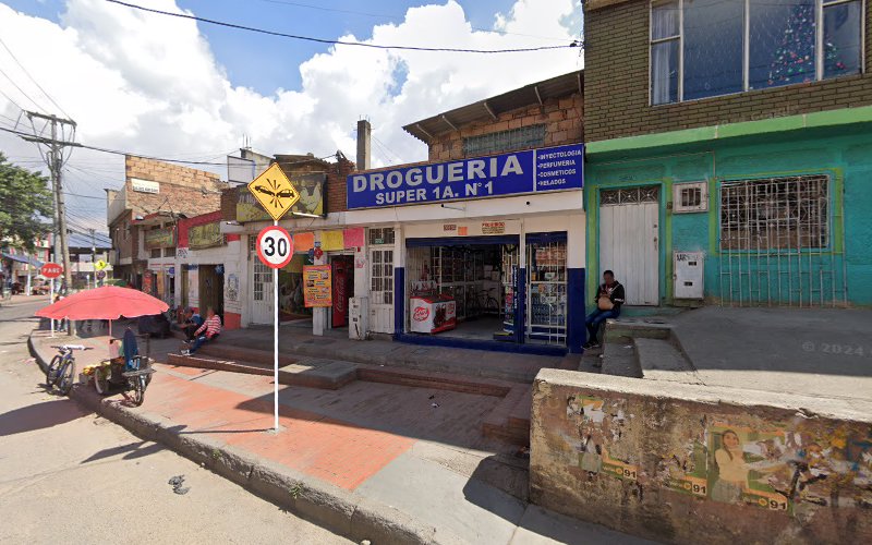 Droguería Super 1A Nº1 - Farmacia en Bogotá