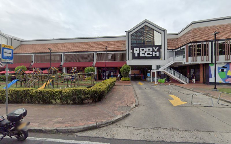 Droguería Superpharma Show Place - Farmacia en Bogotá