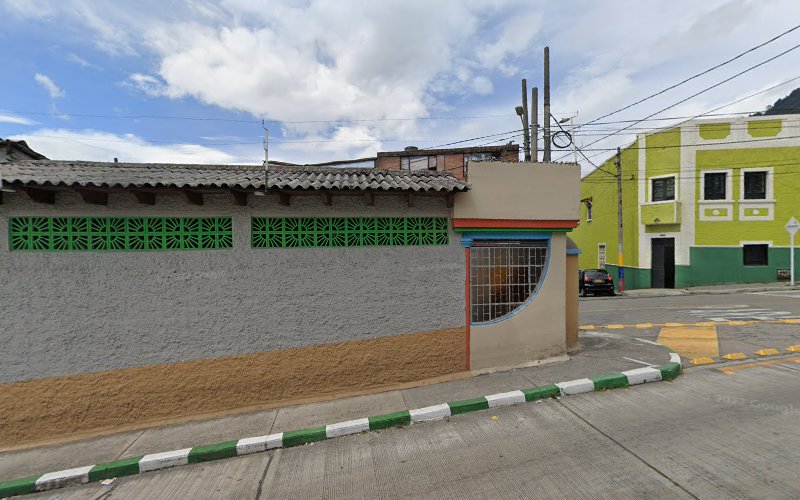 : Drogueria Y Minimarket Mi Farma Sas - Farmacia en Bogotá