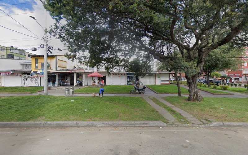 Droguería Y Servicios A La Mano - Farmacia en Bogotá