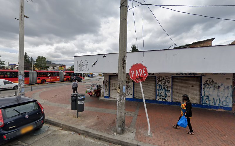 Farma Clínica Droguería - Farmacia en Bogotá