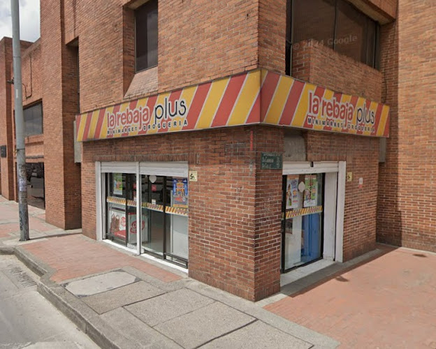 la rebaja Plus No. 15 DROGUERIA Y MINIMARKET Deposito Zona Industrial Bogota - Tienda de comestibles, periódicos y medicamentos en Bogotá
