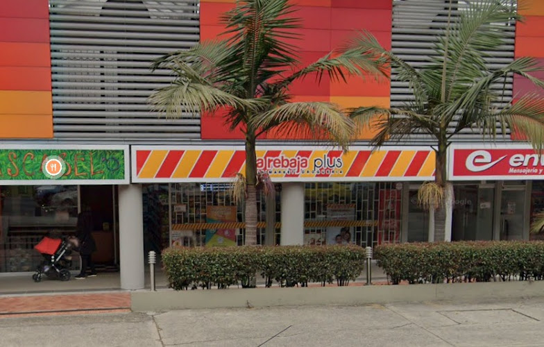 la rebaja PLUS No. 61 DROGUERIA Y MINIMARKET Centro Comercial Belmir Plaza Bogota - Farmacia en Bogotá