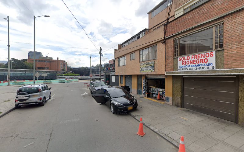 ACOPLES Y ACORDES L.C. - Ferretería en Bogotá