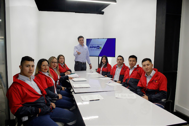 Comercializadora Súper R4 - Tienda de material de oficina en Bogotá