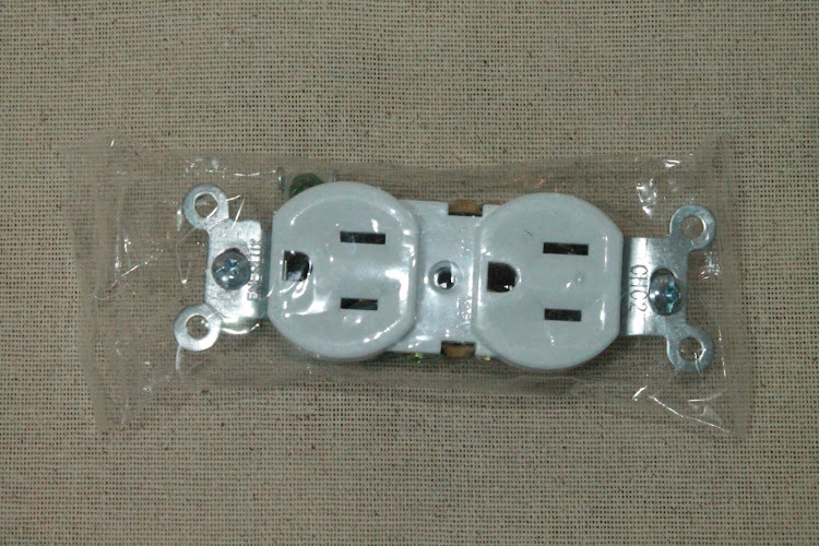 DINAELECTRICOS N.G.C/ Nelson Gutiérrez - Ferretería en Bogotá