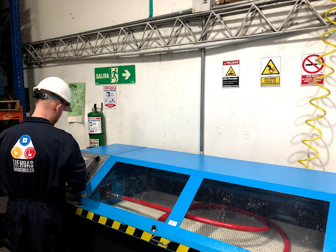 DISCORREAS MANGUERAS Y EMPAQUES - Ferretería en Bogotá