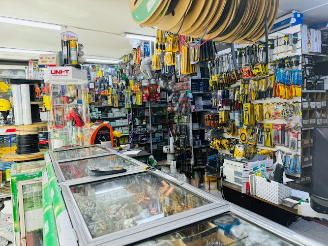 DISTRI ILUMINACIONES FONTIBON S.A.S - Tienda de herramientas en Bogotá