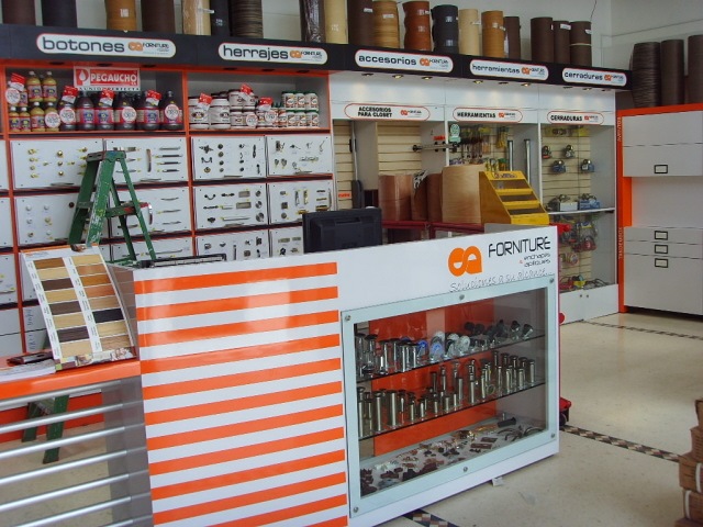 Enchapes y Apliques Furniture - Ferretería en Bogotá