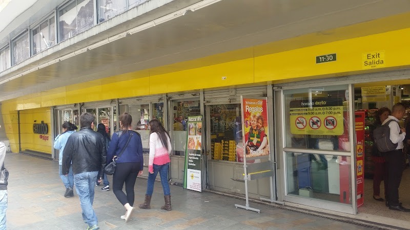 Éxito Plaza Bolivar - Ferretería en Bogotá