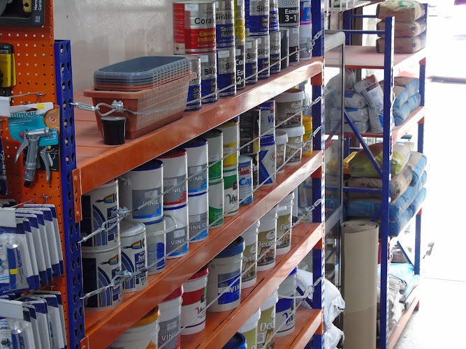 FERRETERIA Y HERRAMIENTAS LA 13 - Tienda de herramientas en Bogotá