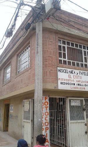 Miscelanea, Papelería Y Ferretería El Éxito - Tienda de artículos para el hogar en Bogotá