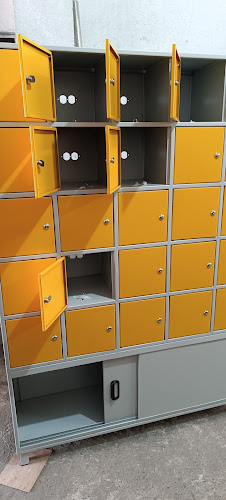 MULTIPROYECTOS AZ S.A.S. - Servicio de chapa y pintura en Bogotá