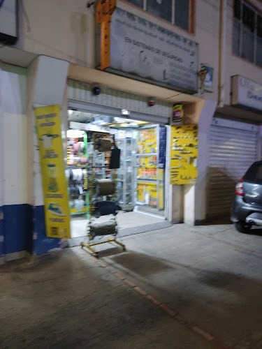 SERVICIO Y MANTENIMIENTO EN SISTEMAS DE SEGURIDAD FERRETERIA - Ferretería en Bogotá