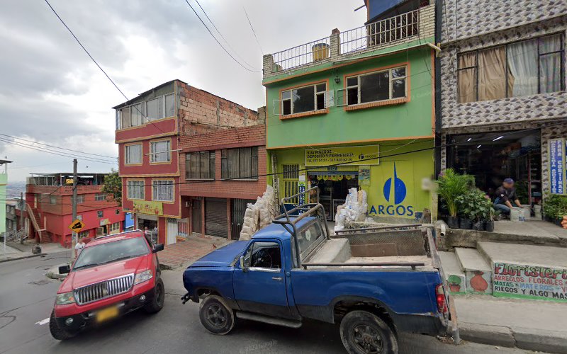 Sua Piñeros Depósito y Ferretería - Ferretería en Bogotá