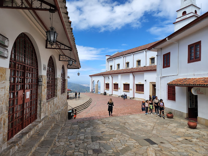 Basílica del Señor caído de Monserrate - Basílica en Bogotá