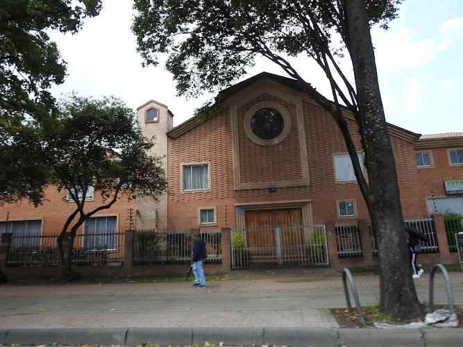 Capilla Nuestra Señora Del Rosario - Iglesia en Bogotá