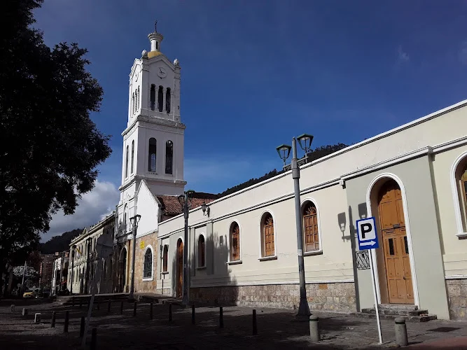 Iglesia Santa Bárbara de Usaquén - Iglesia en Bogotá
