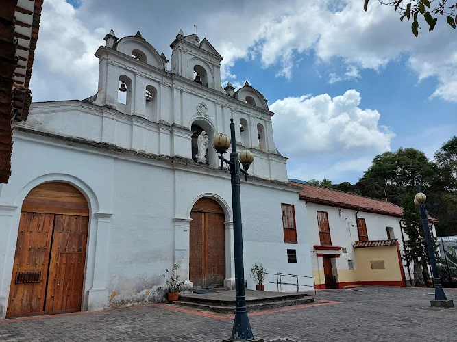 Parroquia de Nuestra Señora de las Aguas - Iglesia en Bogotá