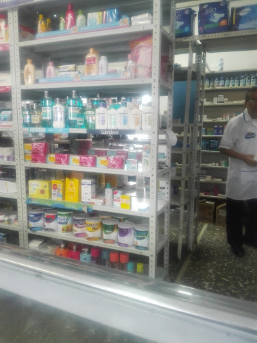 Centros Médicos y Droguerías Darsalud Cl23 - Farmacia en Cali