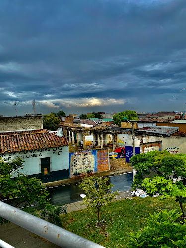 Cruz verde Santa rosa - Farmacia en Cali