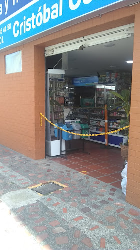 Droguería Cristóbal Colón - Farmacia en Cali