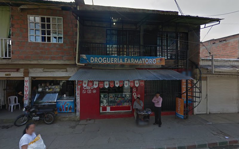 Droguería Farmatoro - Farmacia en Cali