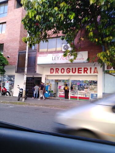 Droguería Ley 100 - Farmacia en Cali