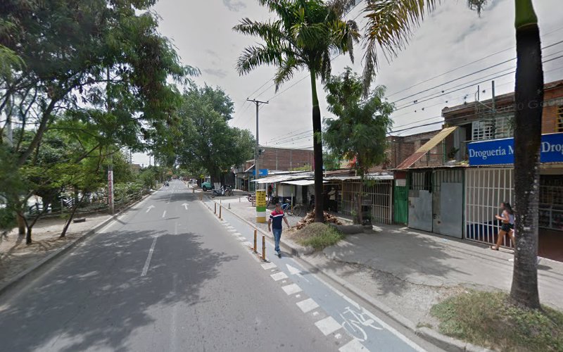 Droguería Makro Drogas - Tienda de comestibles, periódicos y medicamentos en Cali