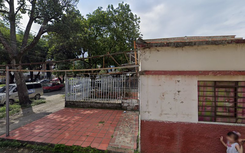 Droguería Prifama - Farmacia en Cali