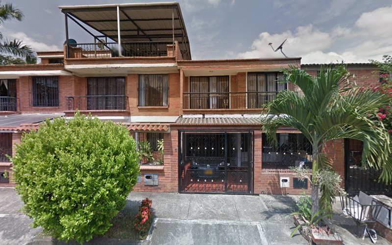 Droguería Salud Real Plus - Farmacia en Cali