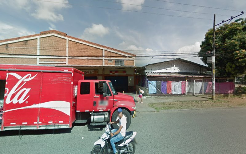 DROGUERIA Y VARIEDADES BRISAS DE BUENOS AIRES - Tienda de comestibles, periódicos y medicamentos en Cali