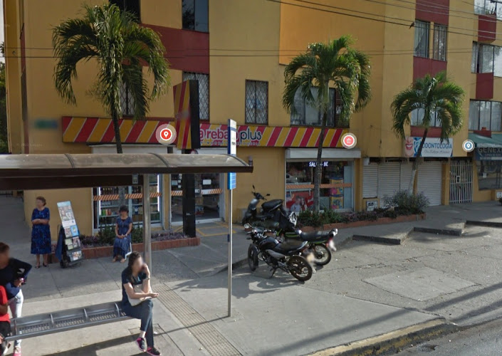 la rebaja Plus No. 16 DROGUERIA Y MINIMARKET Los Andes Cali - Tienda de comestibles, periódicos y medicamentos en Cali