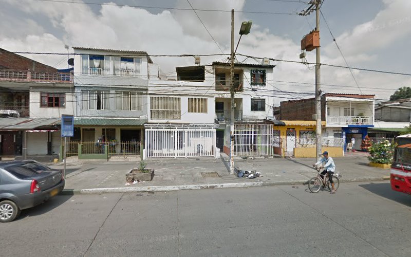 maxi drogas - Farmacia en Cali