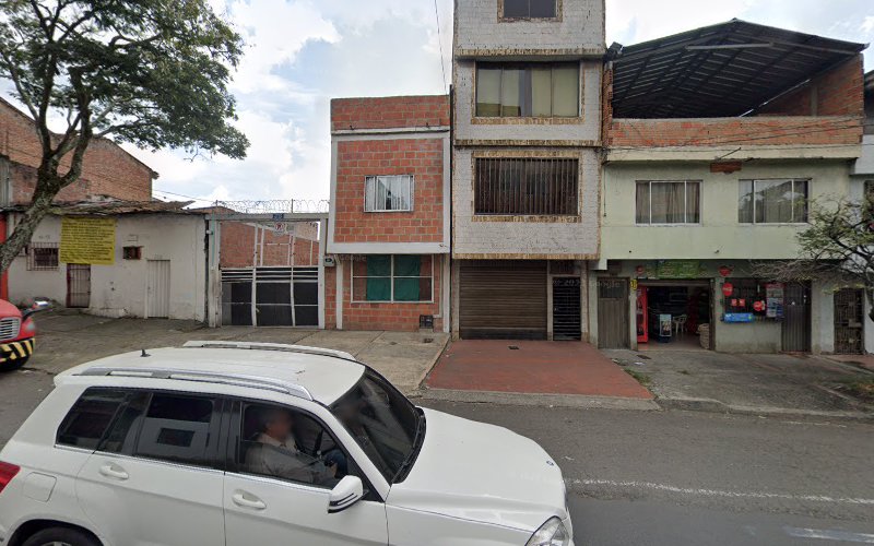 Eléctricos y ferretería emiliano - Ferretería en Cali